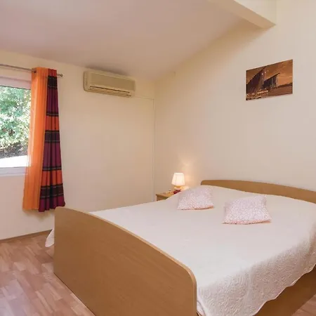 One-bedroom With Sea View In 公寓