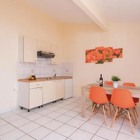 One-bedroom With Sea View In 公寓