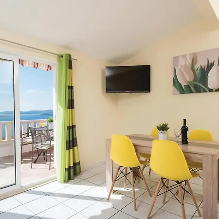 One-bedroom With Sea View In * 奥瑞比克