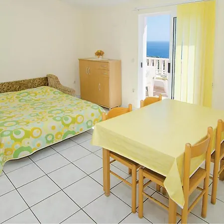 One-bedroom With Sea View In 奥瑞比克