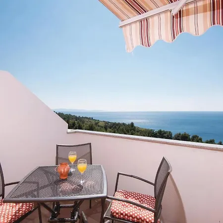 公寓 One-bedroom With Sea View In *
