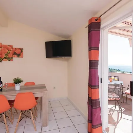One-bedroom With Sea View In 公寓 奥瑞比克