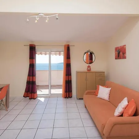 One-bedroom With Sea View In